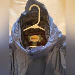 Cabela's Men's Navy Raincoat w rain pants

Brand new never used
Coat L pants M